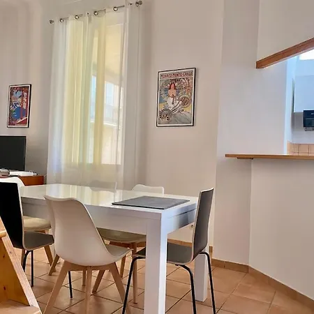 Апартаменты Rue Jeanne, Cosy, Proche Gare Ментона